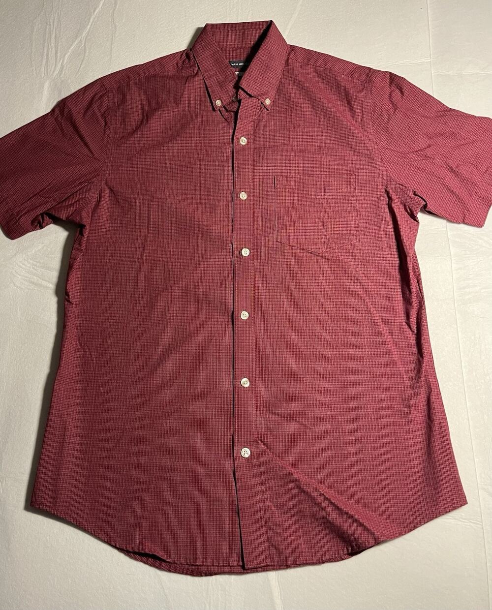 Van Heusen Classic Fit Men’s Small S 14-14.5 Red Check Short Sleeve Button Shirt